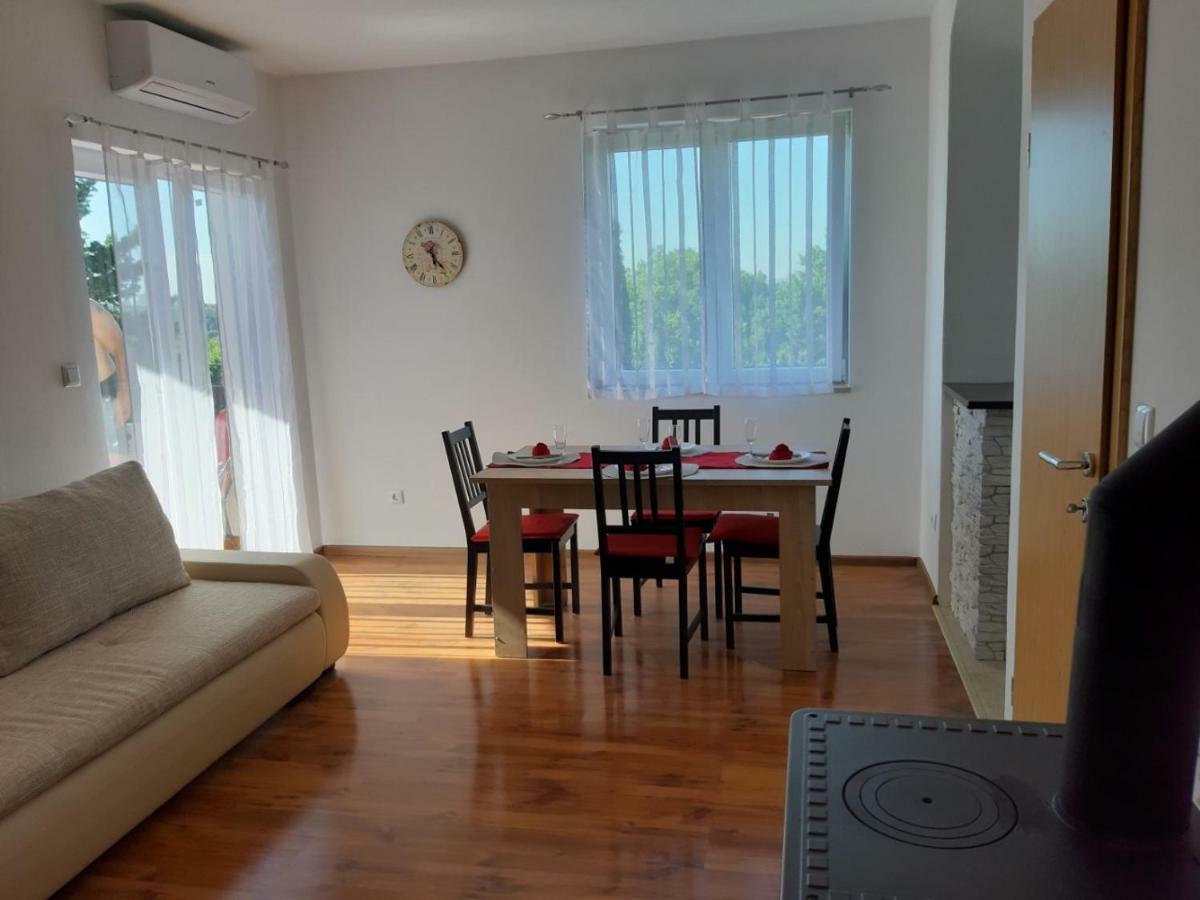 Apartman Igy Vinkuran Luaran gambar